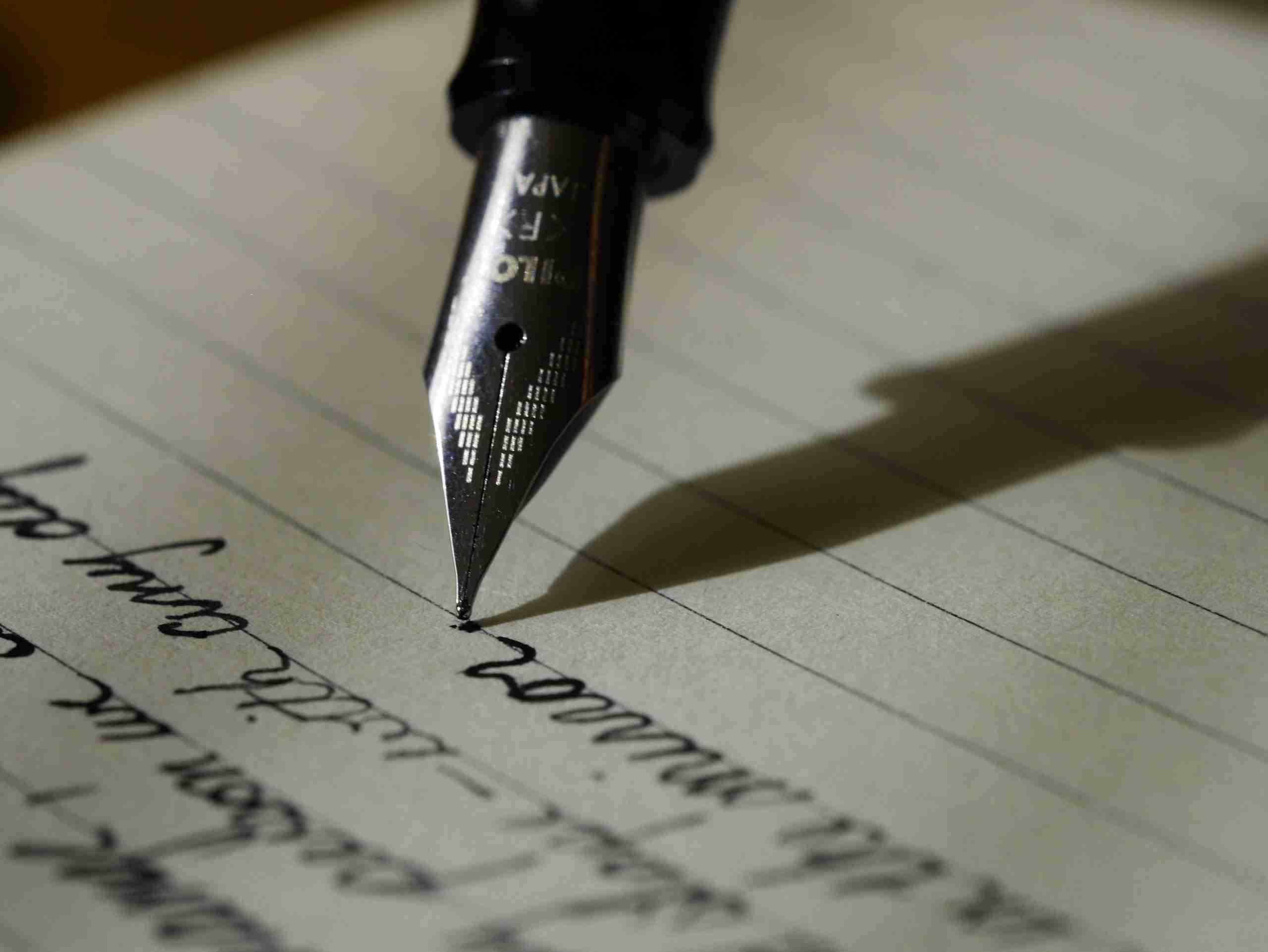 How Fountain Pens Work How to write with a fountain pen